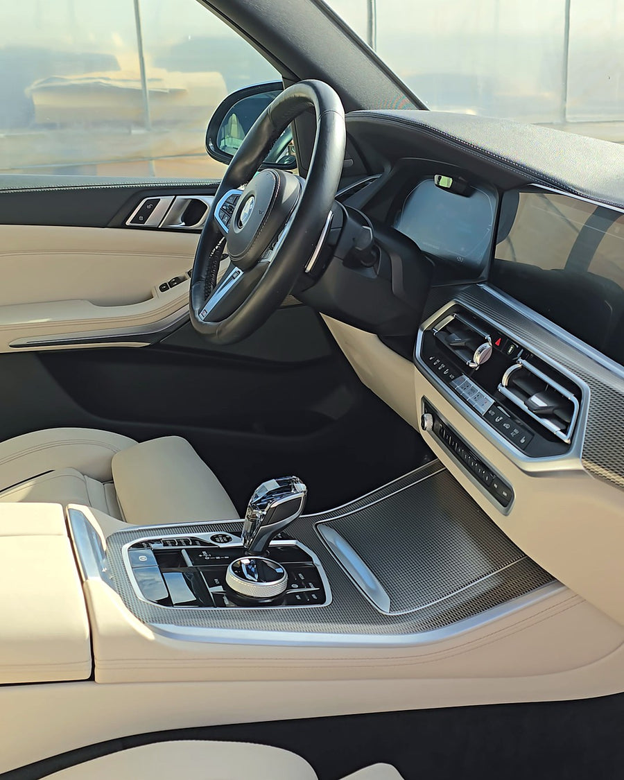 Client persoană fizică și BMW X5 după Curățare și hidratare piele